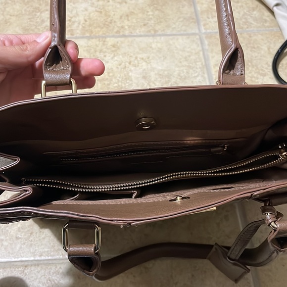 BCBG Paris handbag - Picture 6 of 6